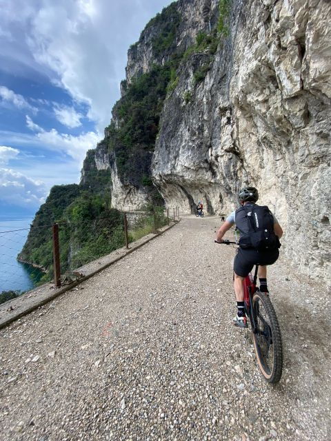 e-bike-gravel-tour-to-discover-the-ponale-path