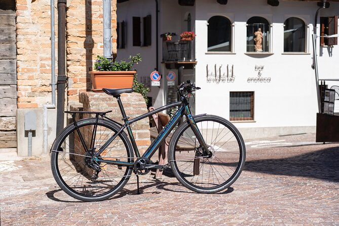 e-bike-in-the-langhe-landscapes-wines-and-cuisine
