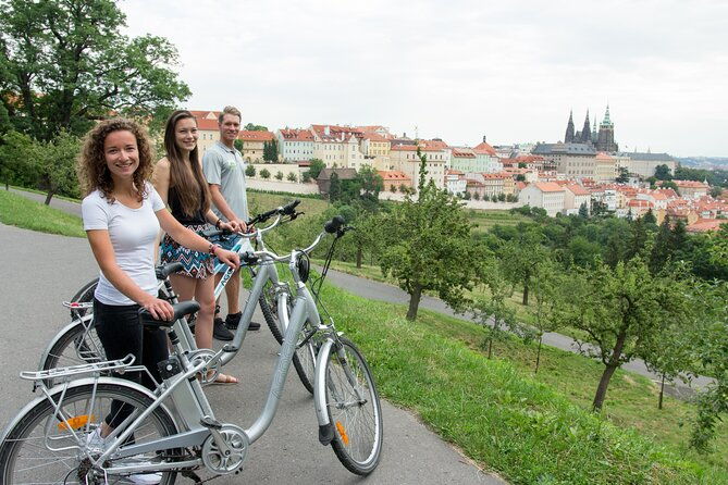 e-bike-or-e-scooter-tour-prague-highlights