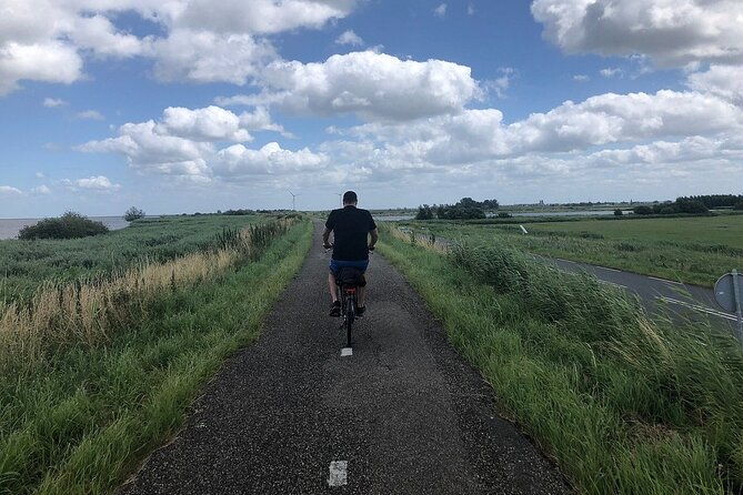 e-bike-private-tour-countryside-of-amsterdam-volendam-marken
