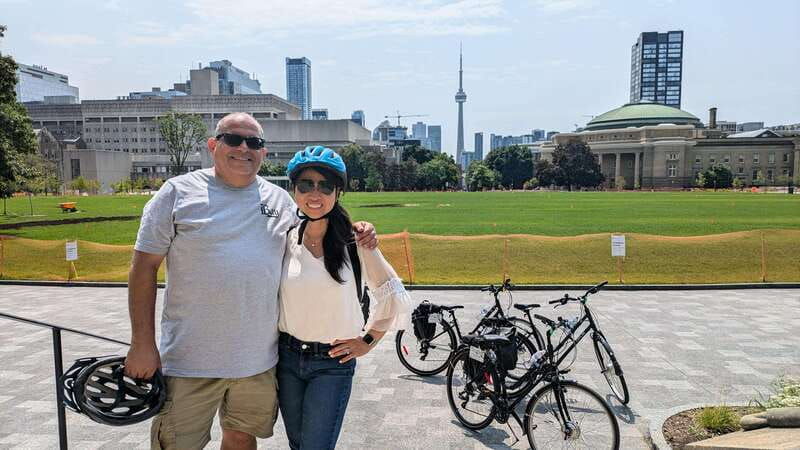 e-bike-through-torontos-dynamic-neighbourhoods