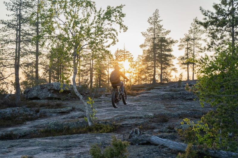 e-fatbike-tour-from-rovaniemi-under-the-midnight-sun-sunset