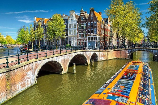 e-scavenger-hunt-amsterdam-explore-the-city-at-your-own-pace