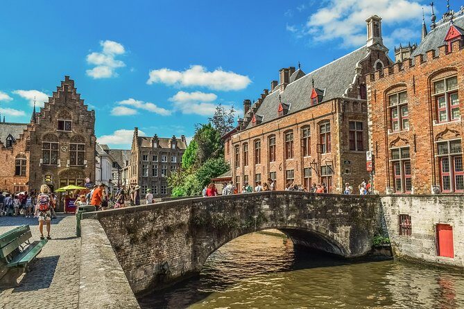 e-Scavenger hunt Bruges: Explore the city at your own pace - Who Is This Tour Perfect For?