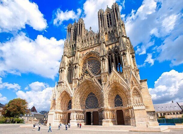 e-Scavenger hunt Reims: Explore the city at your own pace - The Itinerary: A Walk Through Reims’ Landmark Highlights