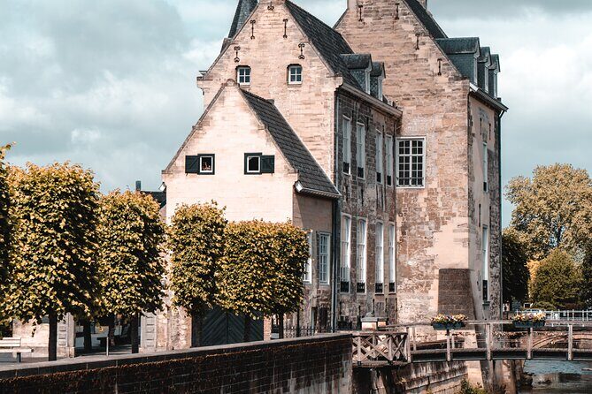 e-Scavenger hunt Valkenburg: Explore the city at your own pace - Who Should Consider This Experience?