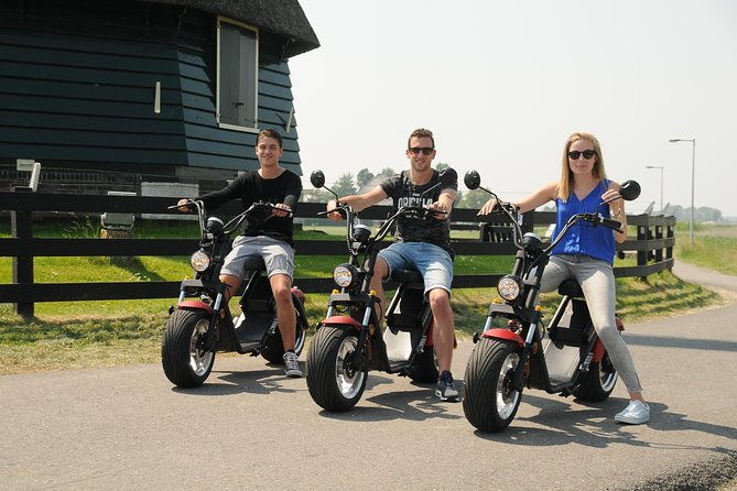 e-scooter-rental-volendam-countryside-of-amsterdam-2