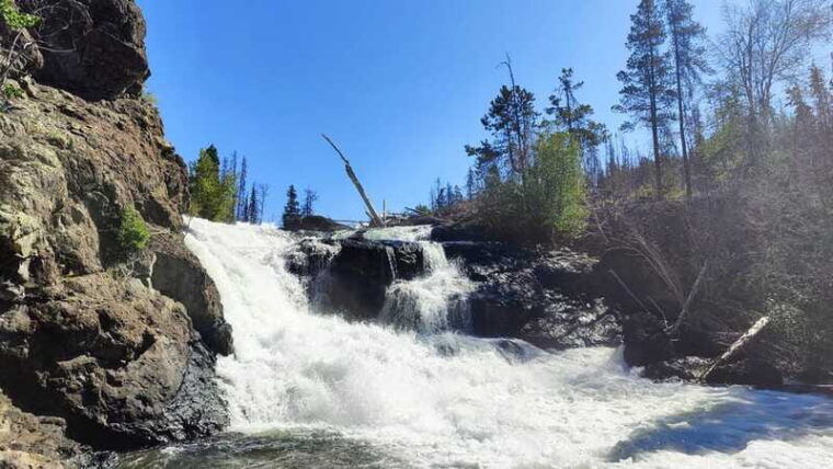 eagle-lake-bc-hidden-waterfalls-tour-4x4