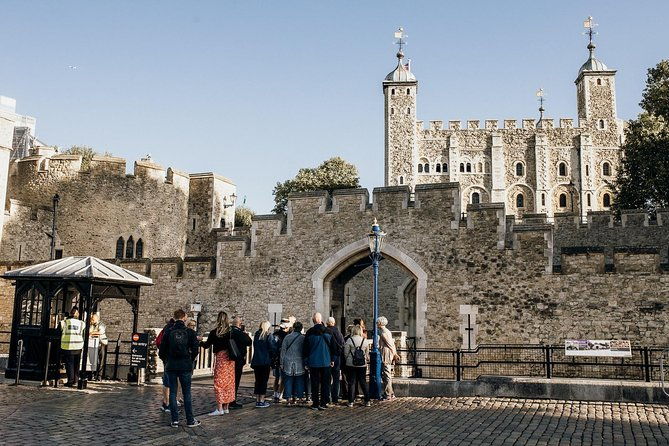 early-access-tower-of-london-tour-with-opening-ceremony-cruise