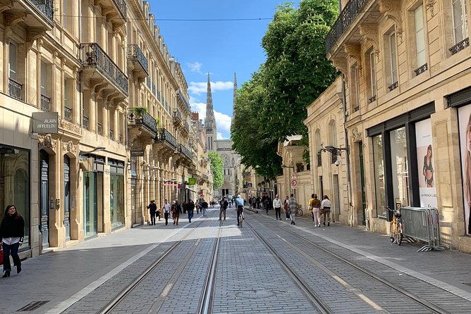early-bird-city-tour-nice-morning-walk-in-bordeaux
