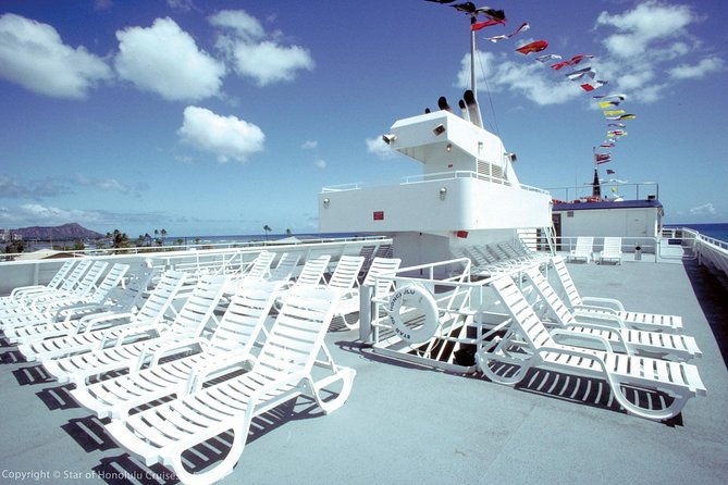 early-bird-whale-watching-cruise-from-waikiki
