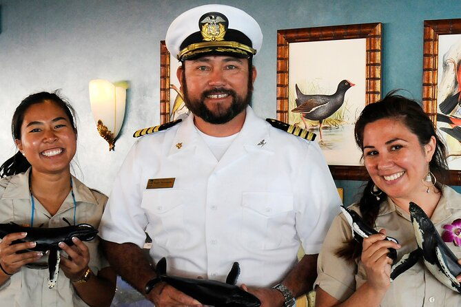 early-bird-whale-watching-cruise-from-waikiki