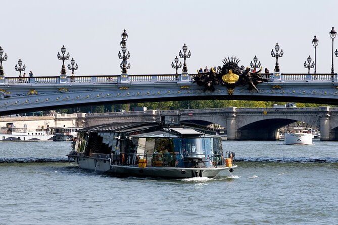 early-evening-dinner-cruise-with-drinks-by-bateaux-parisiens-2