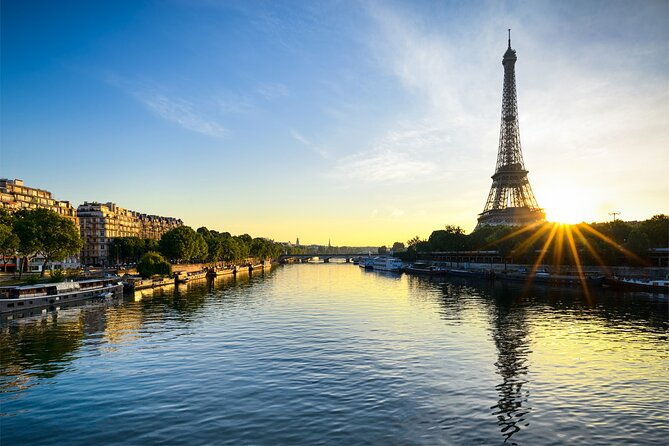 early-evening-dinner-cruise-with-drinks-by-bateaux-parisiens-2