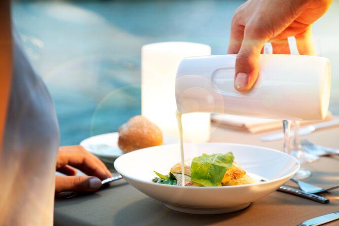 early-evening-dinner-cruise-with-drinks-by-bateaux-parisiens-2