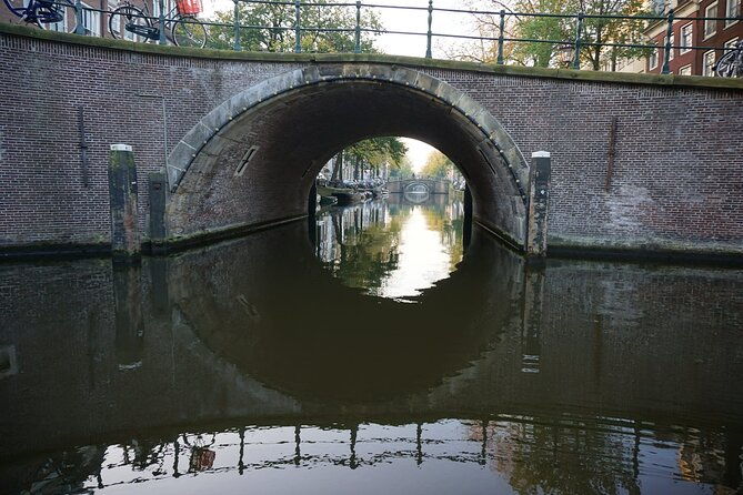 early-morning-canal-cruise-amsterdam