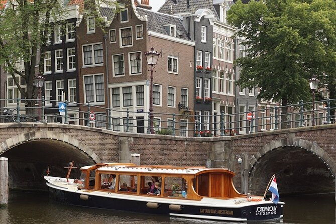 early-morning-canal-cruise-amsterdam