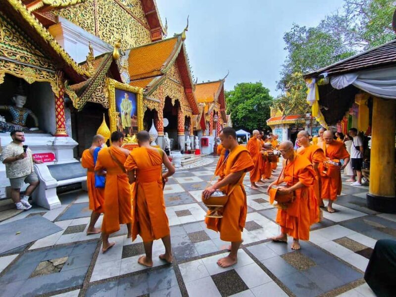 Early morning Doi Suthep with monk chanting and alms - Who Will Love This Tour?