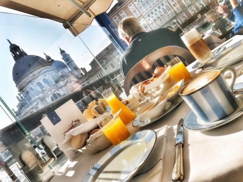 early-morning-photo-tour-and-breakfast-in-a-luxury-location