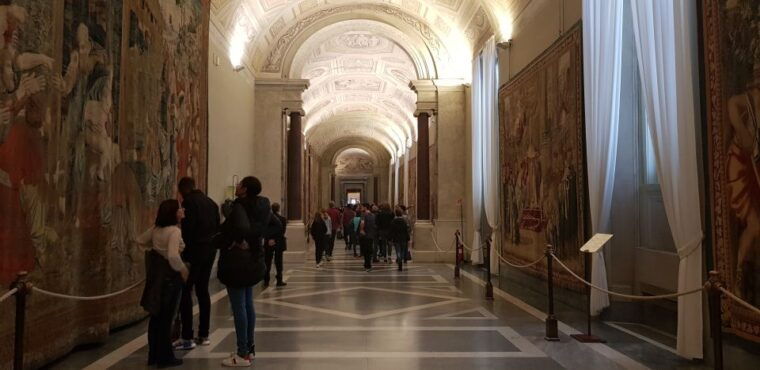 early-morning-small-group-vatican-museums-tour
