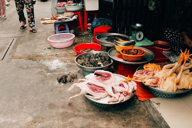 Early Riser Walk: Grandma Noodles, Cafe, Exotic Fruits & History - FAQ