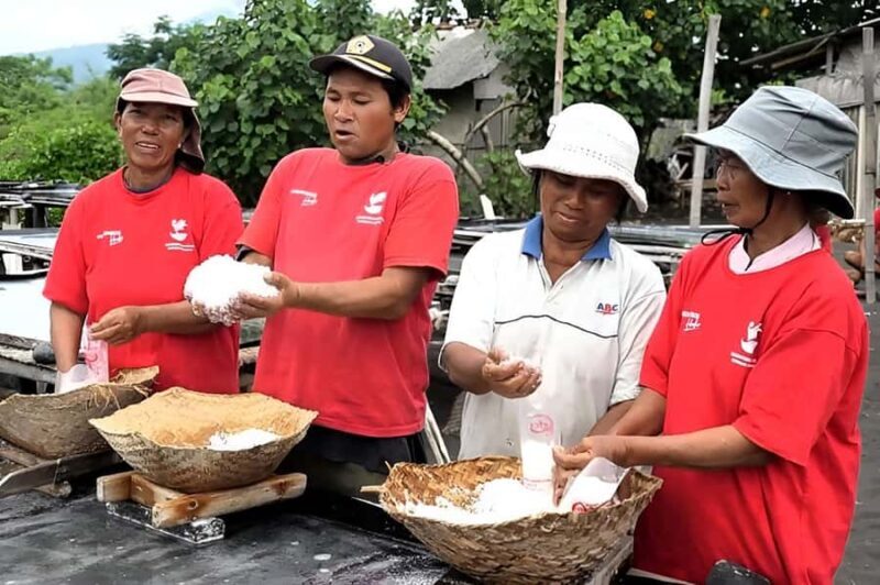 East Bali Full-Day Tour with Kusamba Traditional Salt Making - Exploring East Bali with Kusamba Salt Making: A Complete Journey