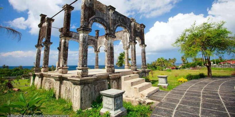 east-bali-lempuyang-temple-tirta-gangga-and-taman-ujung