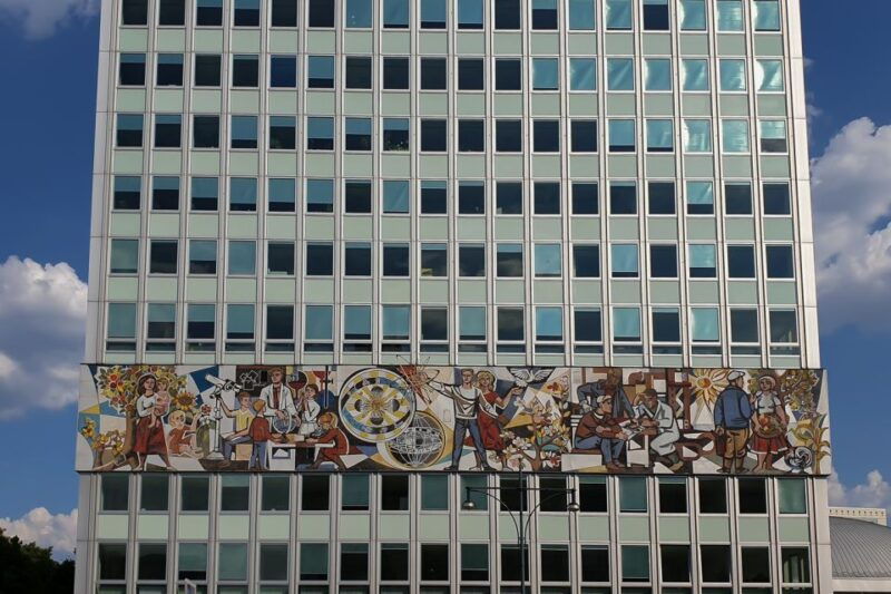 east-berlin-and-the-wall-walking-tour