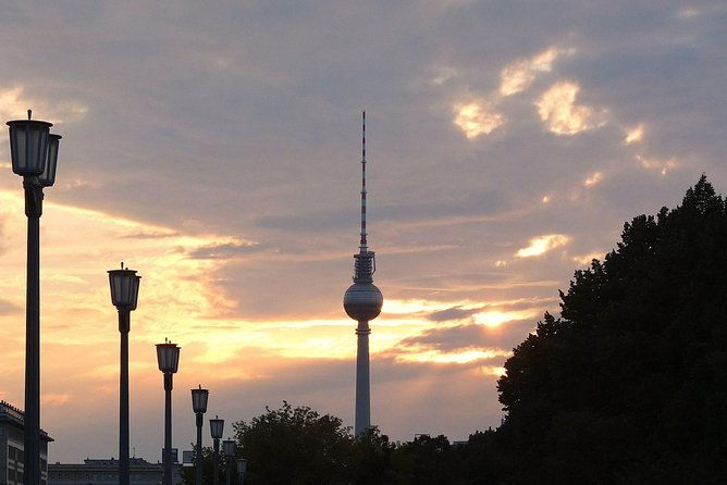 east-berlin-city-of-shadows-walking-tour