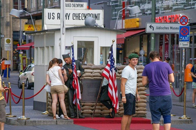 east-berlin-city-of-shadows-walking-tour