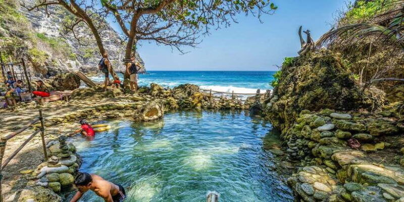 east-nusa-penida-with-tembeling-beach-natural-pool