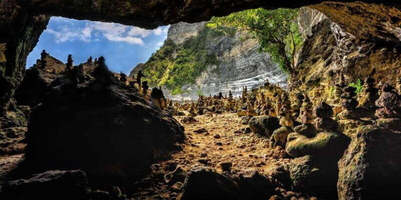 east-nusa-penida-with-tembeling-beach-natural-pool