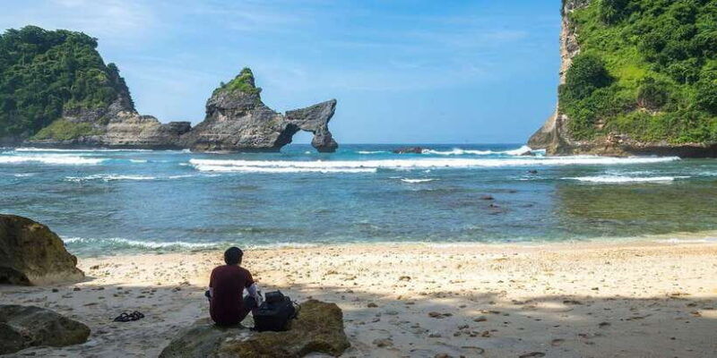 east-nusa-penida-with-tembeling-beach-natural-pool
