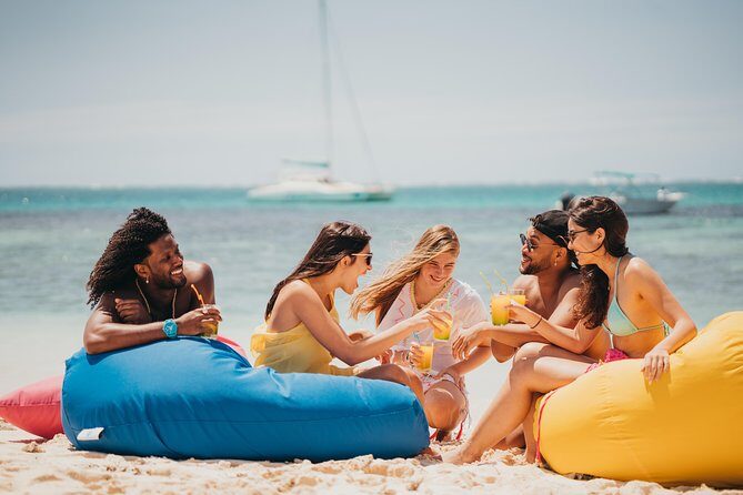 EAST Shared Cruise : OCÉANE Full day catamaran to Ile aux Cerfs - What Makes This Cruise Stand Out?