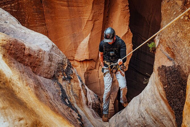 east-zion-powells-way-full-day-canyoneering-2
