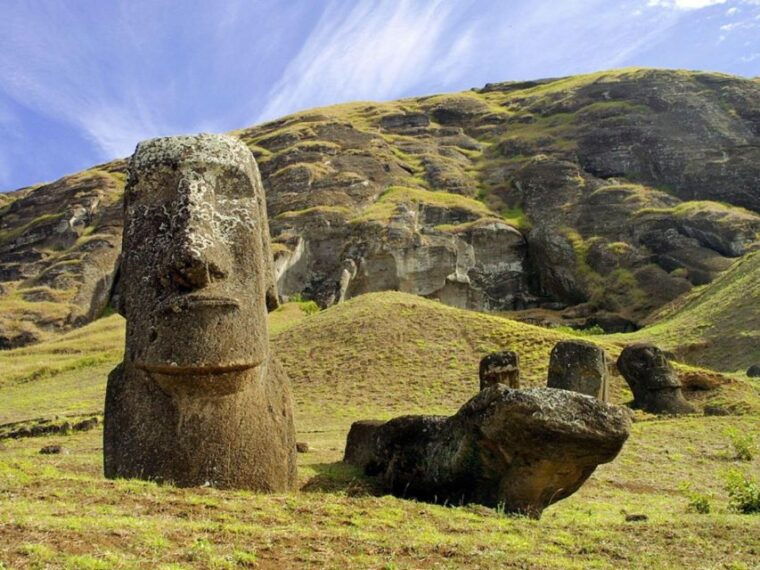 easter-island-private-full-day-history-of-the-moai