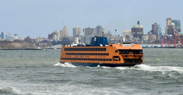 easy-access-statue-of-liberty-brooklyn-bridge-discovery