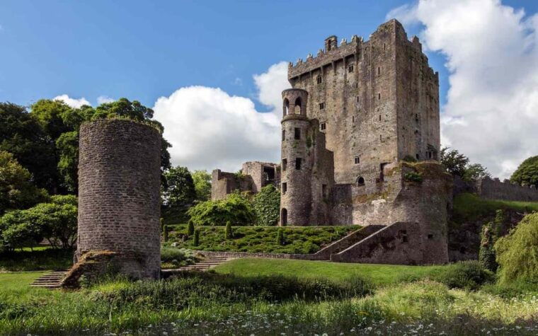 easy-access-the-blarney-stone-castle-gardens-tour