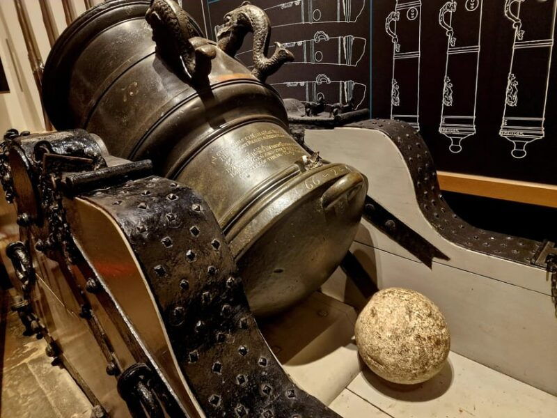 easy-access-tower-of-london-royal-secrets-scandals-tour