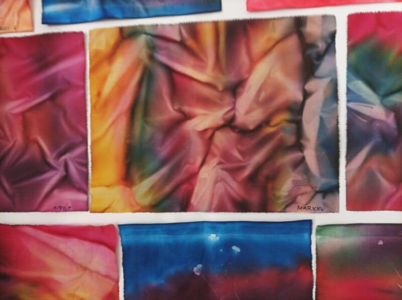 easy-fabric-dyeing-at-clothing-designers-cozy-home