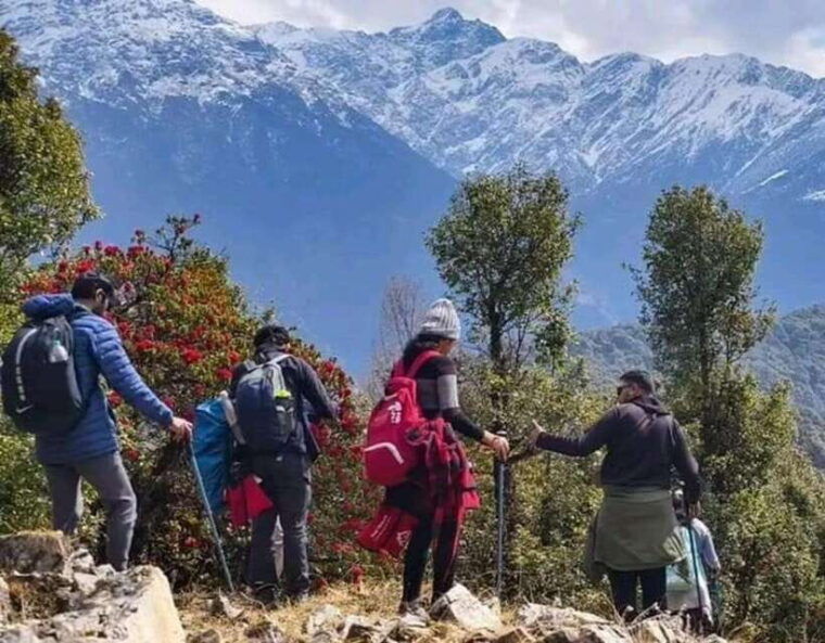 easy-hike-to-australian-base-camp