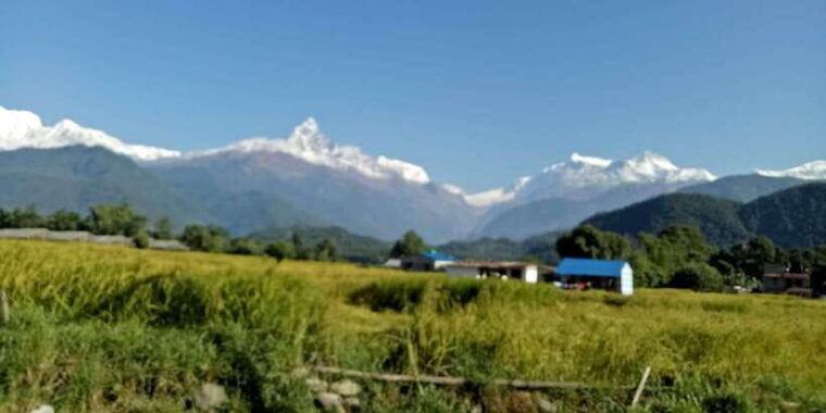 easy-hike-to-australian-base-camp