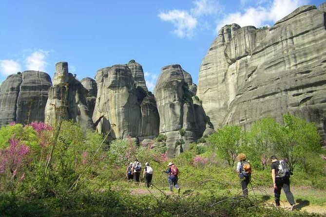 easy-hiking-adventure-at-meteora