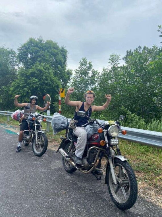 easy-rider-tourhai-van-pass-lang-co-beachmarble-mountains