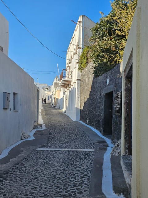 easy-walks-in-santorini-private-half-day-tour-3
