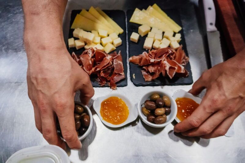 eating-lisbon-tuk-tuk-food-tour