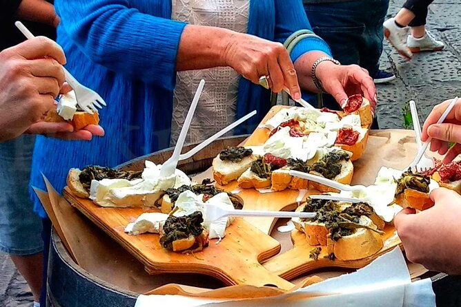 eating-naples-street-food-tour-with-guided-tasting-and-sightseeing
