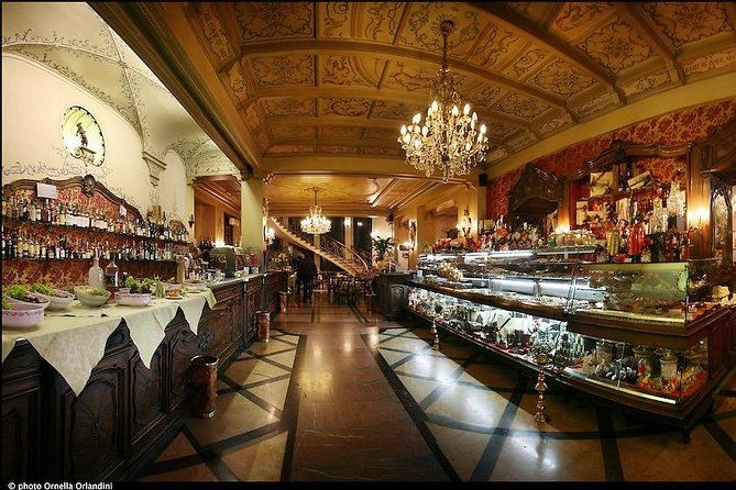 eatintour-experience-a-progressive-dinner-in-the-most-iconic-historic-venue