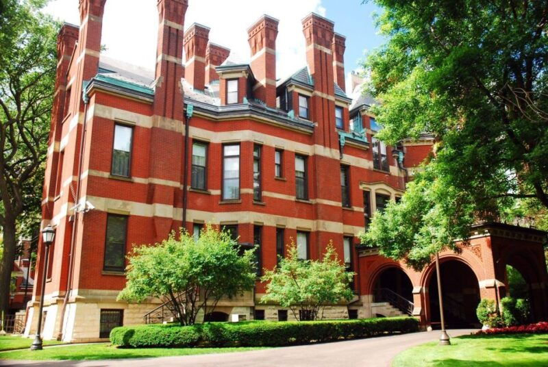echoes-of-elegance-chicagos-architectural-splendors-2