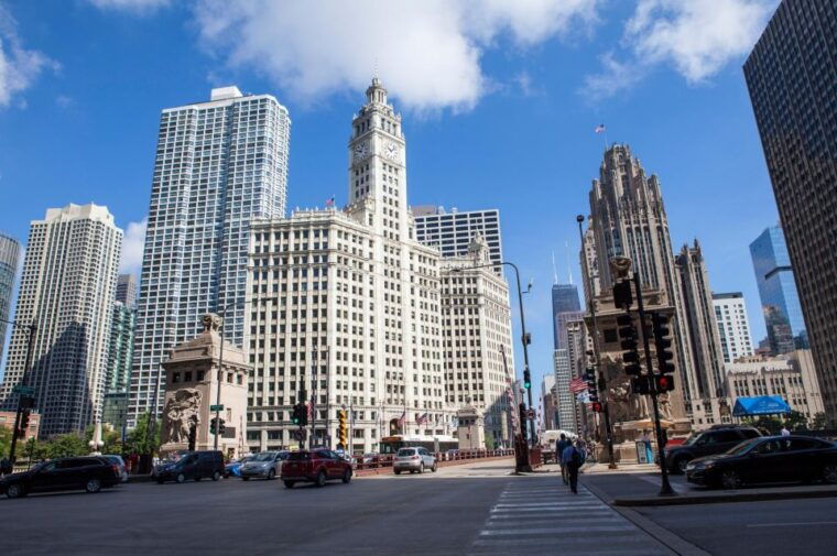 echoes-of-elegance-chicagos-architectural-splendors-2